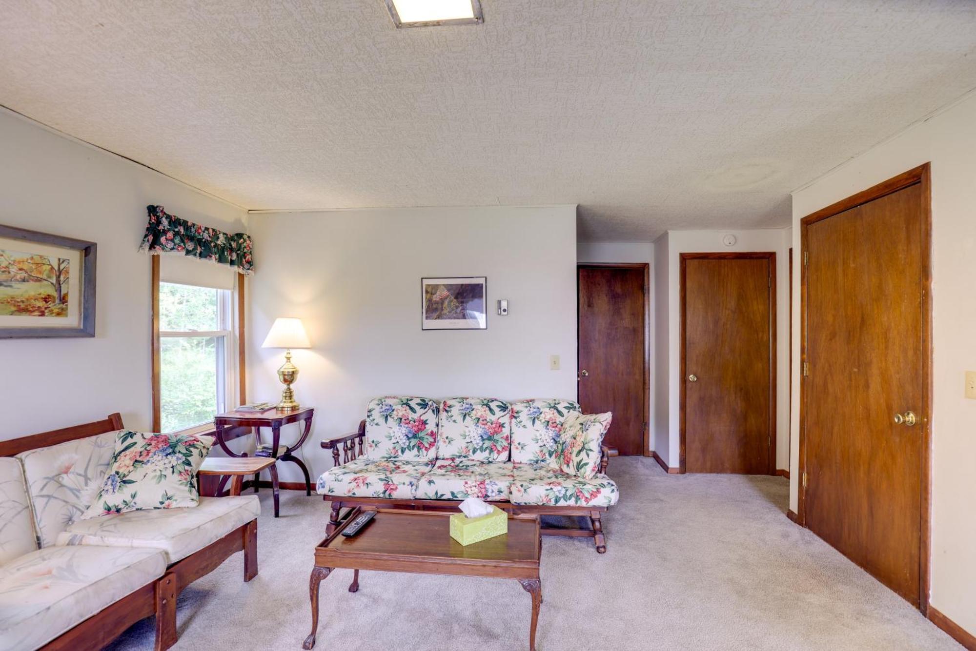 Private Retreat With Deck 1 Mi From Cowanesque Lake Lawrenceville Exterior photo
